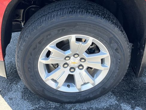 Used 2021 Chevrolet Colorado LT w/ LT Convenience Package AWD/4WD image 12