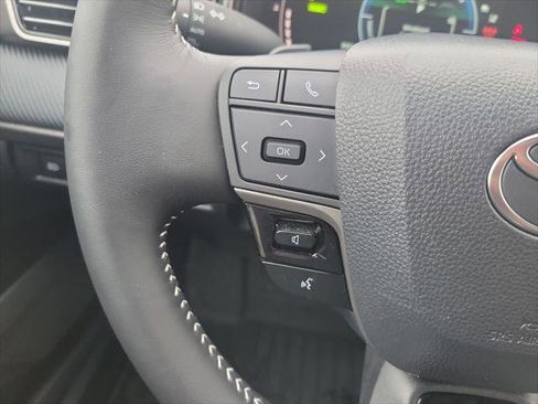 Certified 2025 Toyota Camry SE image 23