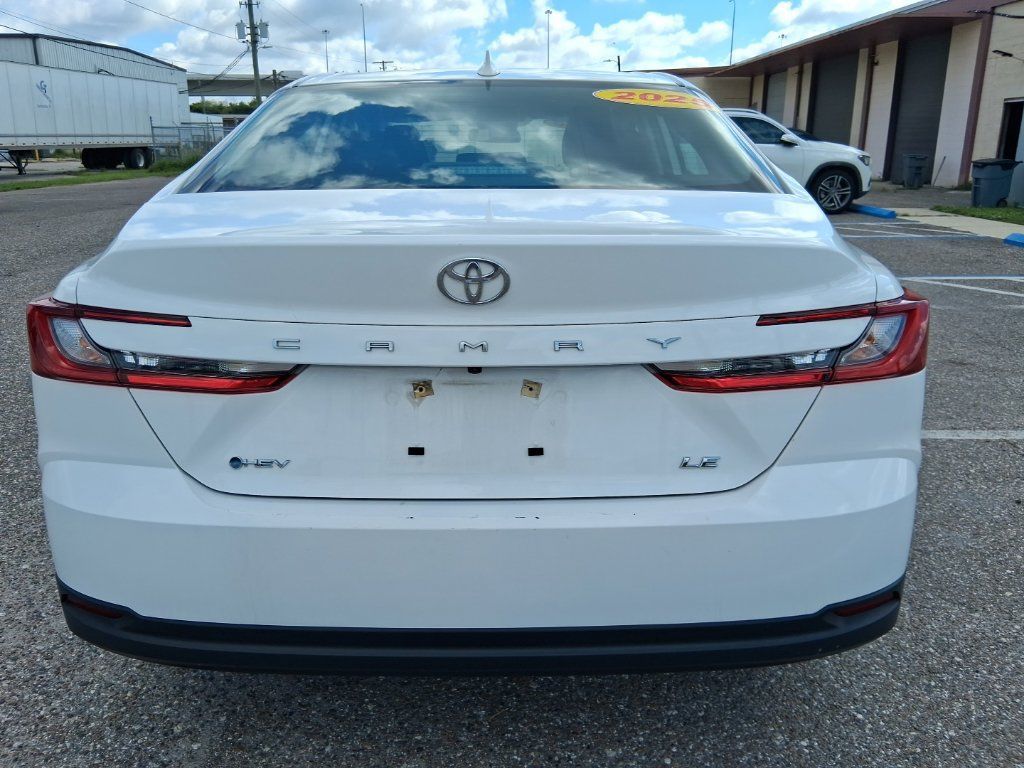 Used 2025 Toyota Camry LE FWD image 4