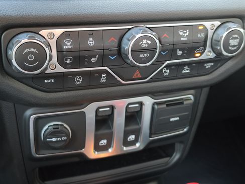Used 2024 Jeep Wrangler Sport AWD/4WD image 24