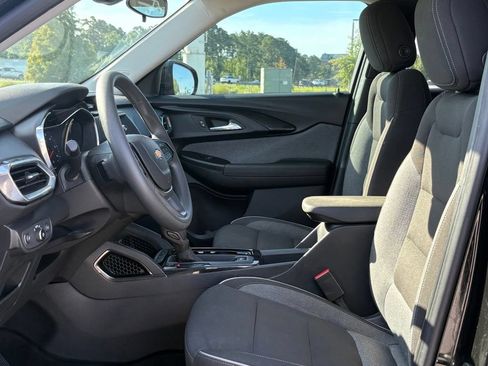 Used 2023 Chevrolet TrailBlazer LT FWD image 17
