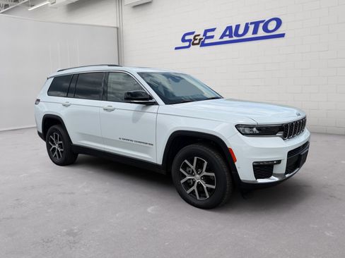 Used 2023 Jeep Grand Cherokee L Limited w/ Luxury Tech Group II AWD/4WD image 6