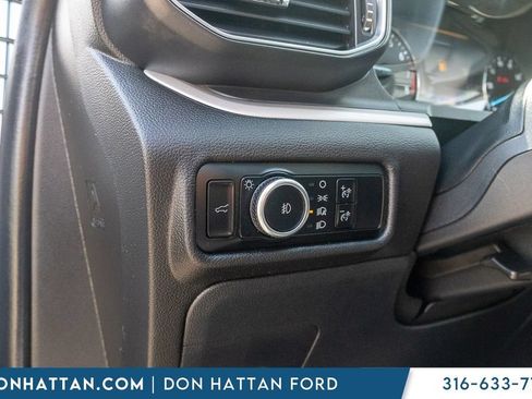 Used 2023 Ford Explorer XLT w/ Equipment Group 202A AWD/4WD image 17