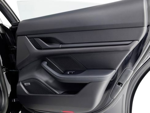 Used 2024 Porsche Taycan image 42