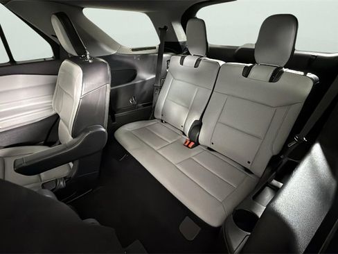 Used 2021 Ford Explorer XLT w/ Equipment Group 202A image 28