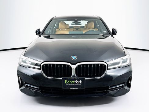 Used 2021 BMW 530i xDrive w/ Premium Package AWD/4WD image 2