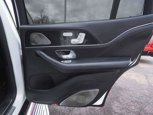 Used 2023 Mercedes-Benz Maybach GLS 600 4MATIC image 14