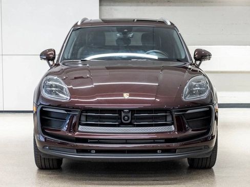 Used 2025 Porsche Macan image 11