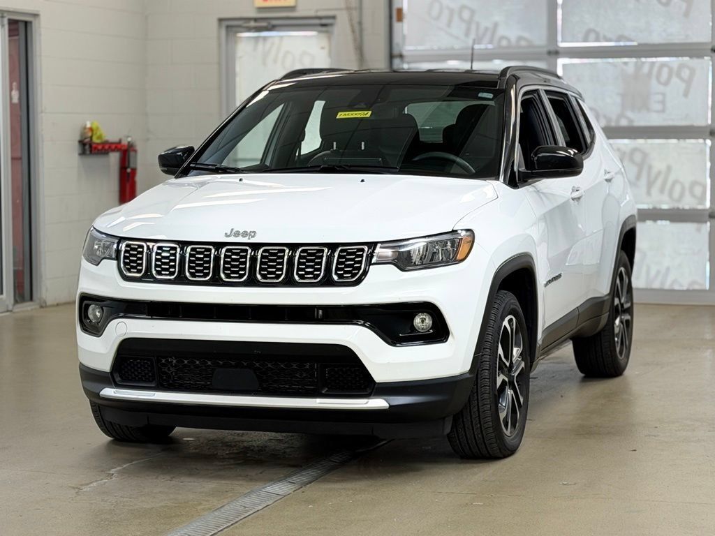 Used 2024 Jeep Compass Limited AWD/4WD image 3