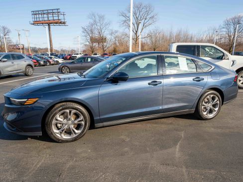 Used 2023 Honda Accord EX image 3