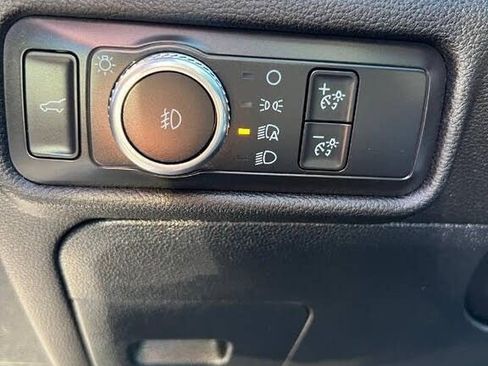 Used 2021 Ford Explorer XLT w/ Equipment Group 202A image 12