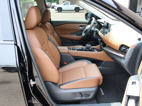 Used 2024 Nissan Rogue Platinum w/ Platinum Premium Package AWD/4WD image 46
