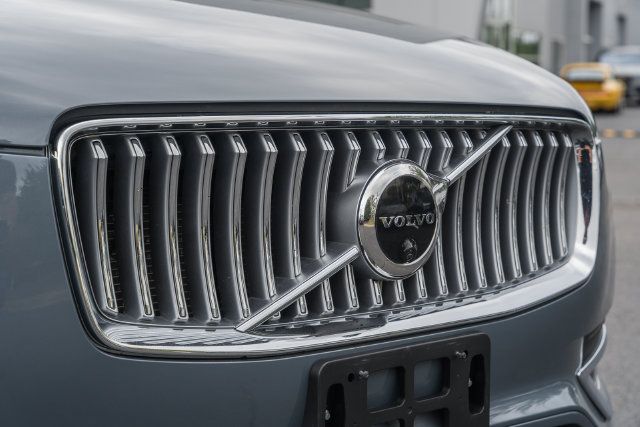 Certified 2023 Volvo XC90 B6 Plus w/ Protection Package Premier AWD/4WD image 13