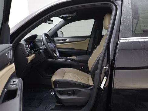 Used 2024 Volkswagen Atlas Cross Sport SE AWD/4WD image 5