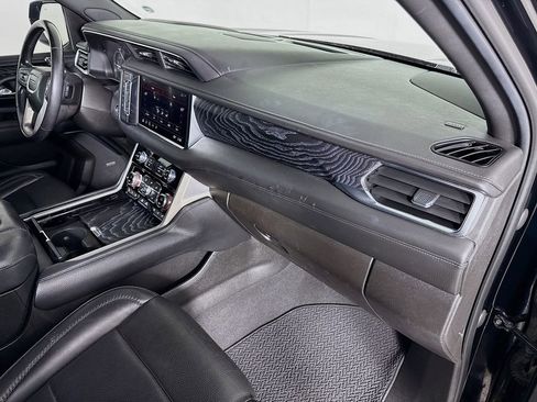 Used 2021 GMC Yukon XL Denali RWD image 32