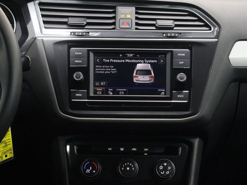 Used 2021 Volkswagen Tiguan S image 19