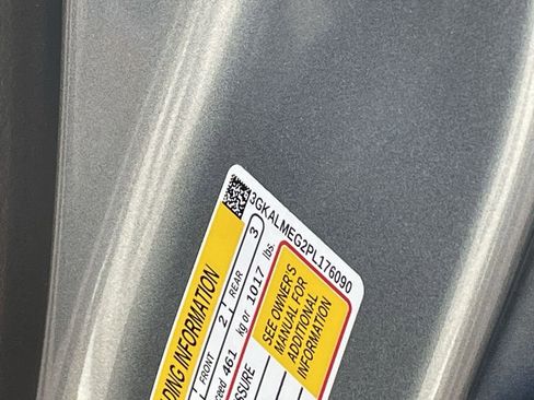 Used 2023 GMC Terrain SLE image 33