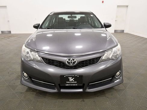 Used 2014 Toyota Camry SE w/ Leather Package image 9