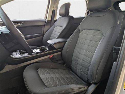Used 2017 Ford Edge SEL image 16