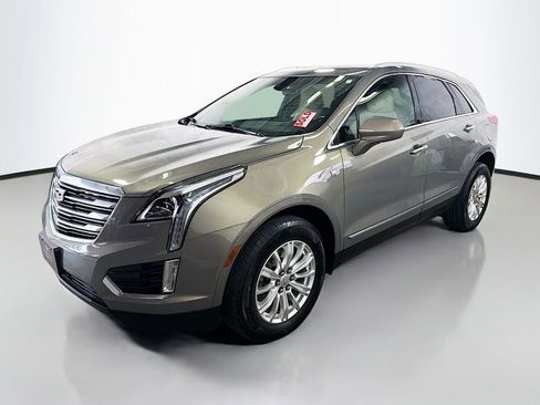 Used 2018 Cadillac XT5 FWD image 3