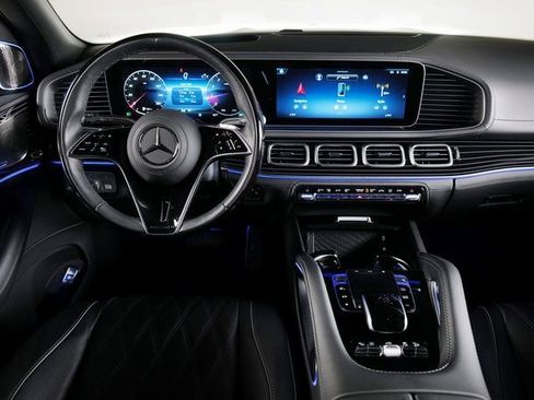 Used 2024 Mercedes-Benz Maybach GLS 600 4MATIC image 11