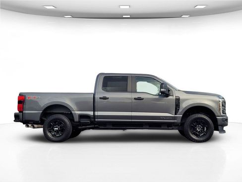 Used 2024 Ford F250 XL w/ STX Appearance Package AWD/4WD image 5