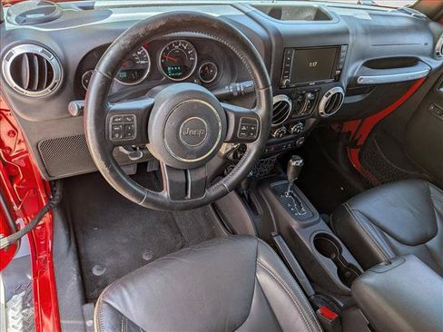 Used 2016 Jeep Wrangler Unlimited Sahara w/ Max Tow Package AWD/4WD image 10