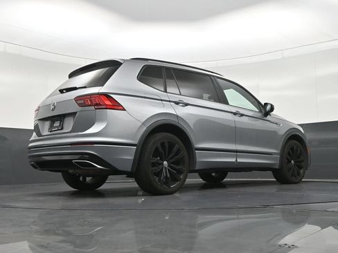 Used 2021 Volkswagen Tiguan SE R-Line FWD image 27