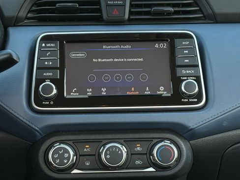 Used 2025 Nissan Versa SV FWD image 18