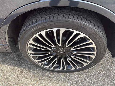 Used 2021 Lincoln Aviator Black Label w/ Dynamic Handling Package image 9