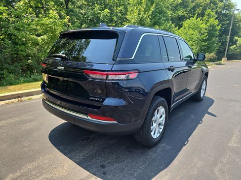 Used 2024 Jeep Grand Cherokee Limited image 3