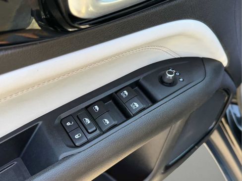 Used 2022 Jeep Compass Limited AWD/4WD image 15