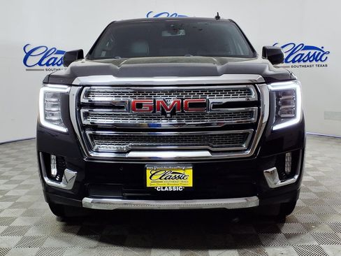 Used 2021 GMC Yukon SLT w/ SLT Luxury Plus Package image 3