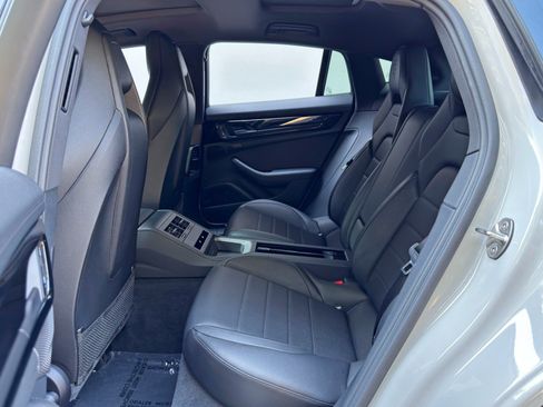 Used 2025 Porsche Panamera image 48