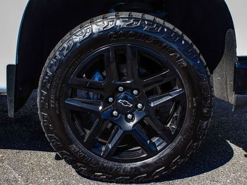 Used 2022 Chevrolet Silverado 1500 LT Trail Boss w/ Safety Package AWD/4WD image 7