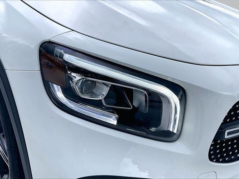 Used 2021 Mercedes-Benz GLB 250 w/ AMG Line image 27