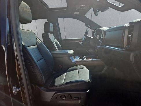 Used 2024 Chevrolet Silverado 2500 High Country w/ High Country Premium Package image 18