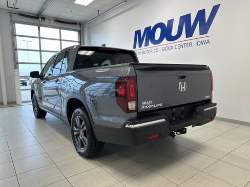 Used 2020 Honda Ridgeline Sport image 6