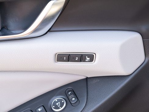 Used 2018 Honda Accord Touring image 15