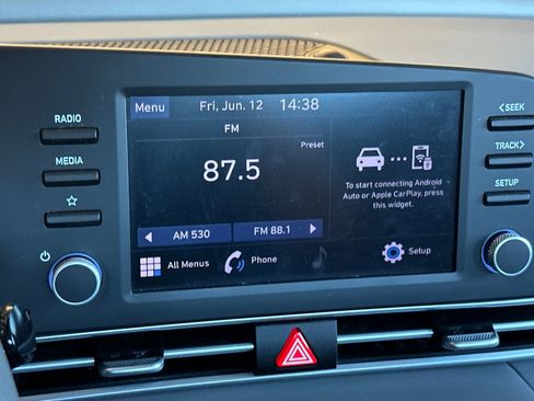Certified 2023 Hyundai Elantra SE FWD image 17