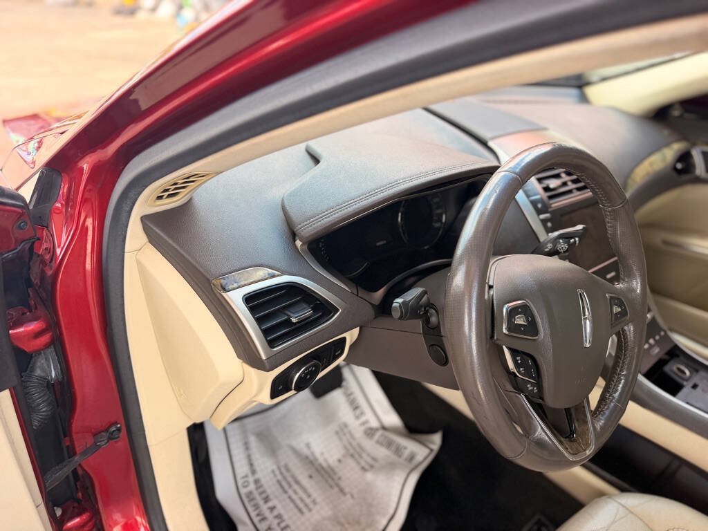 Used 2013 Lincoln MKZ FWD image 20