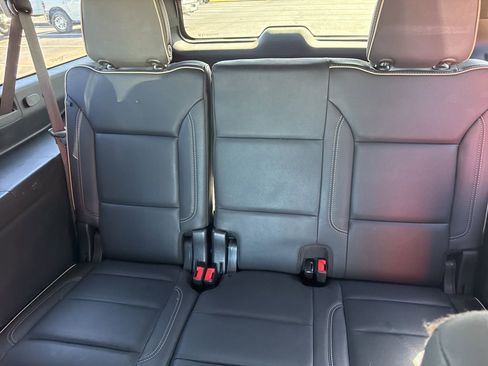 Used 2023 Chevrolet Suburban Premier AWD/4WD image 33