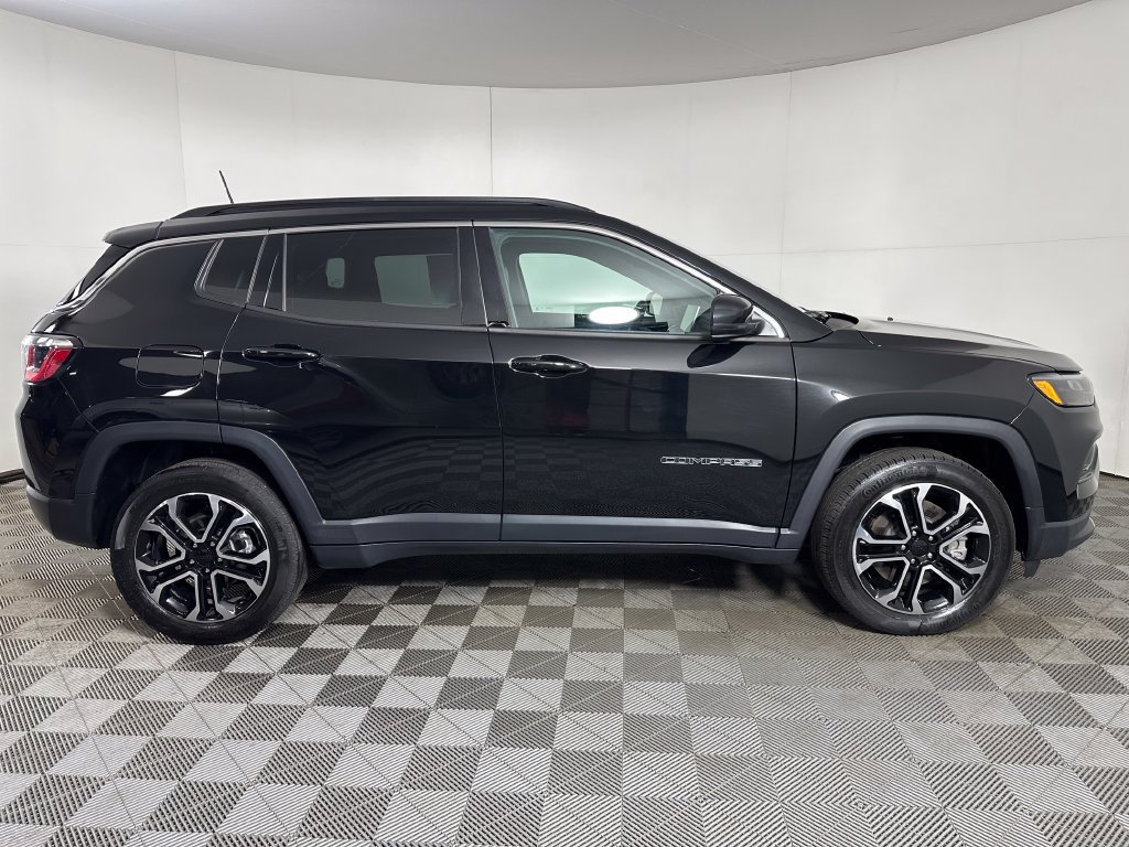 Used 2023 Jeep Compass Limited AWD/4WD image 5