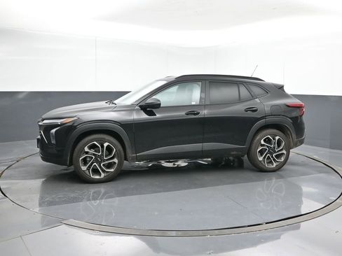 Certified 2026 Chevrolet Trax RS w/ Driver Confidence Package image 2