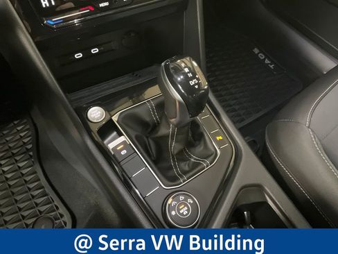 Certified 2025 Volkswagen Taos SE AWD/4WD image 25