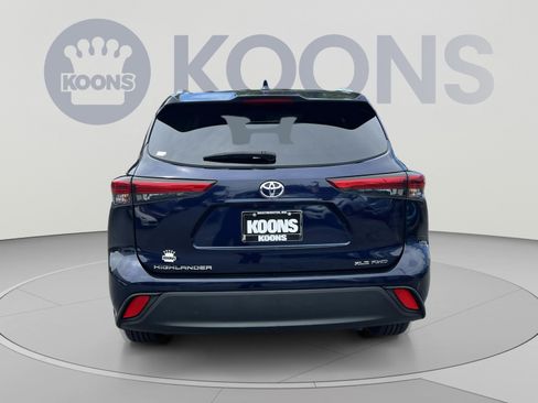 Used 2023 Toyota Highlander XLE AWD/4WD image 5