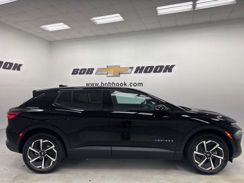 New 2026 Chevrolet Equinox EV LT image 4