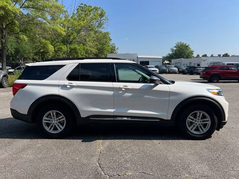 Used 2023 Ford Explorer XLT RWD image 11