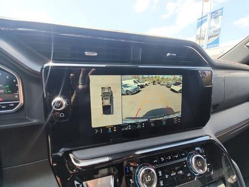 Used 2023 GMC Sierra 1500 AT4 w/ AT4 Premium Package AWD/4WD image 14