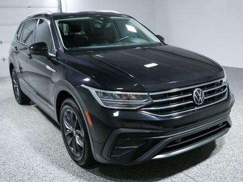 Used 2022 Volkswagen Tiguan SE w/ Panoramic Sunroof Package AWD/4WD image 5